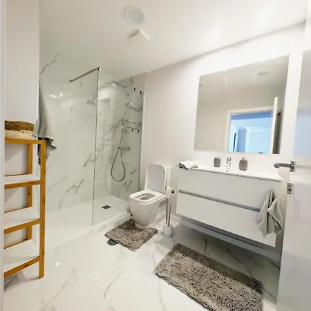 Seaview Wonder By Anna 丰沙尔